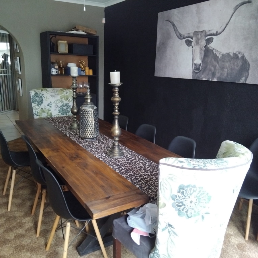 To Let 4 Bedroom Property for Rent in Greenhills Gauteng