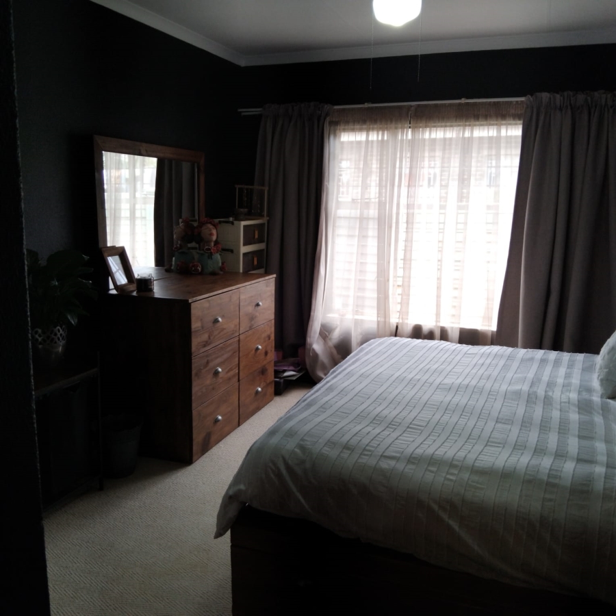 To Let 4 Bedroom Property for Rent in Greenhills Gauteng