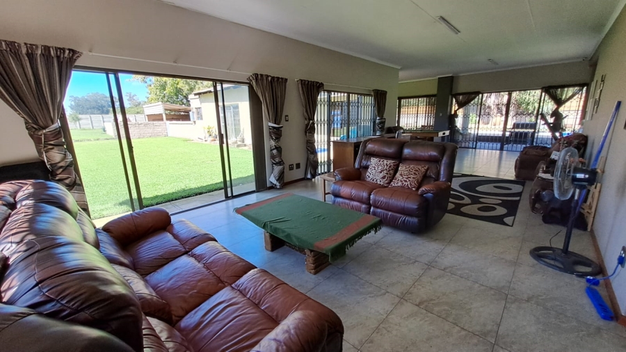 4 Bedroom Property for Sale in Spaarwater Gauteng