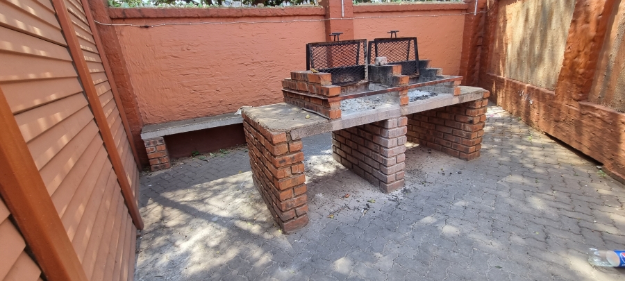 2 Bedroom Property for Sale in Prinshof Gauteng
