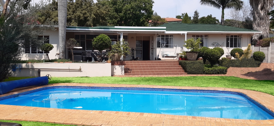 To Let 4 Bedroom Property for Rent in Groenkloof Gauteng