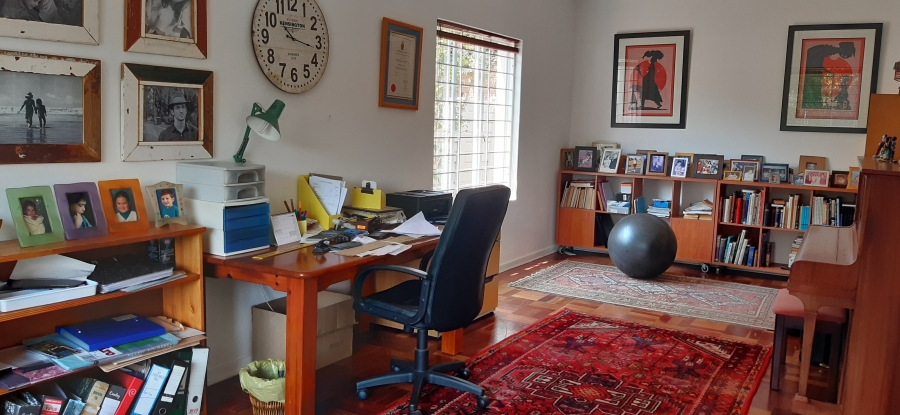 To Let 4 Bedroom Property for Rent in Groenkloof Gauteng