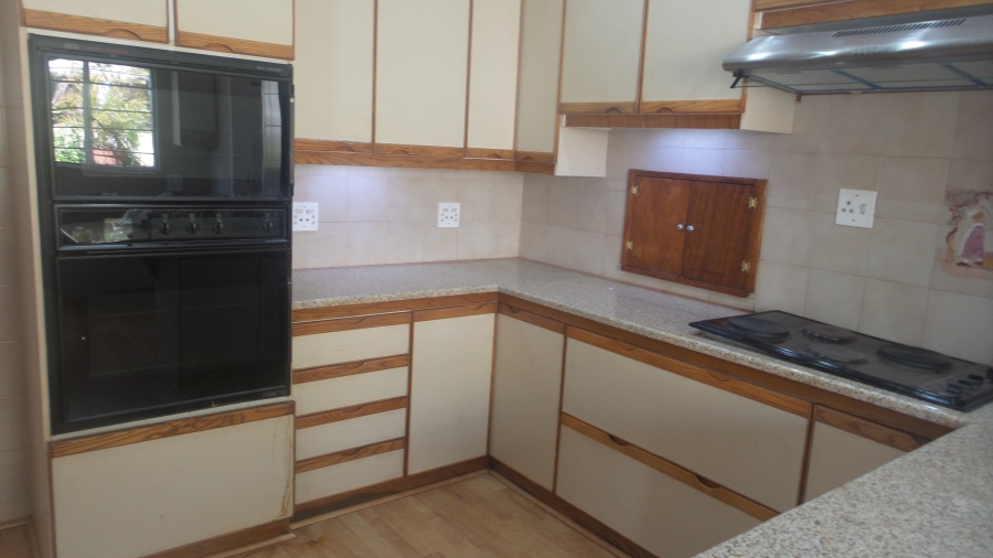 To Let 4 Bedroom Property for Rent in Groenkloof Gauteng