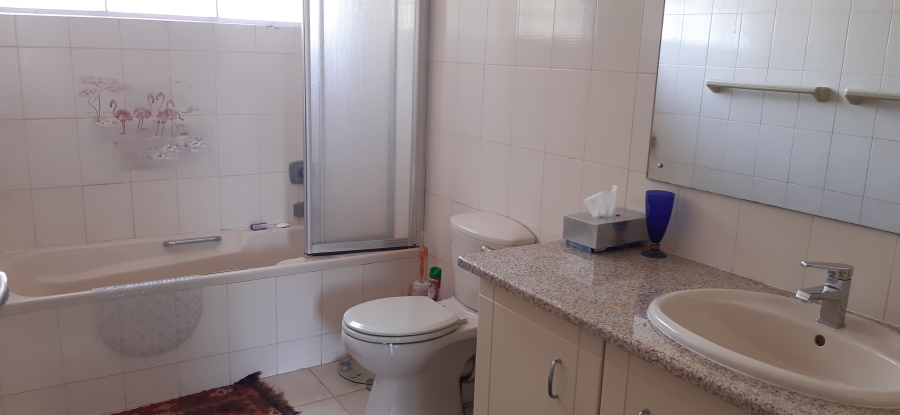 To Let 4 Bedroom Property for Rent in Groenkloof Gauteng