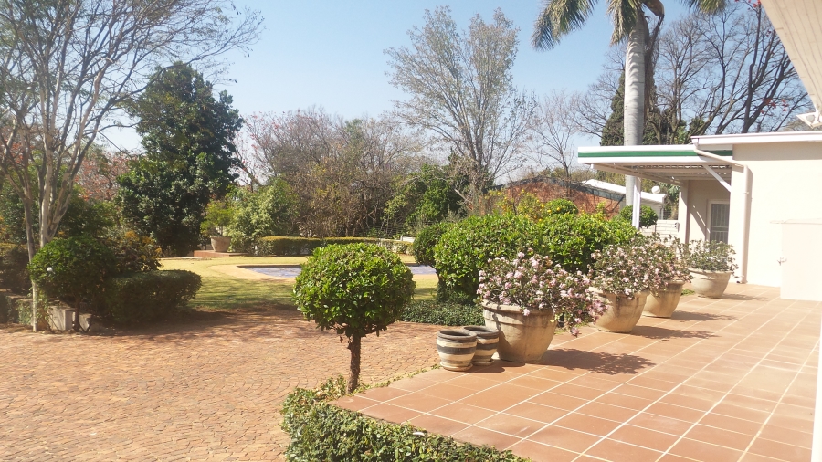To Let 4 Bedroom Property for Rent in Groenkloof Gauteng