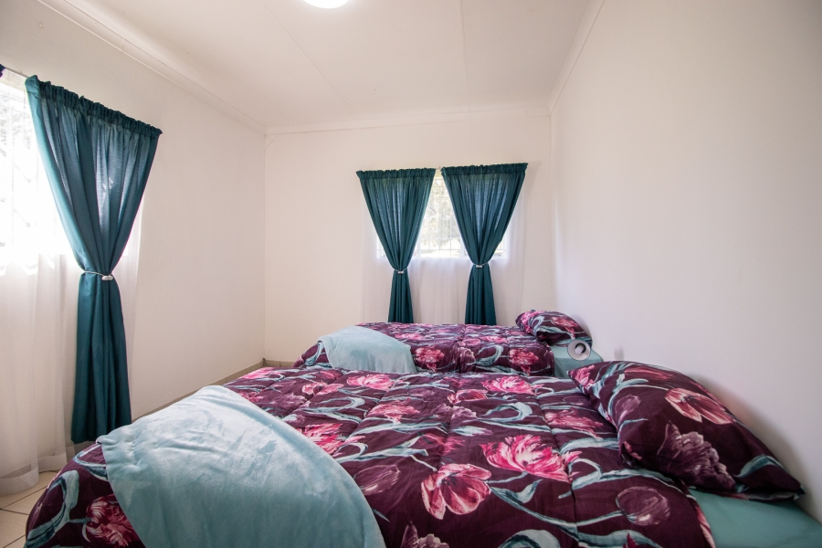 5 Bedroom Property for Sale in Hartzenbergfontein Gauteng