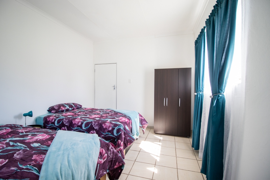 5 Bedroom Property for Sale in Hartzenbergfontein Gauteng