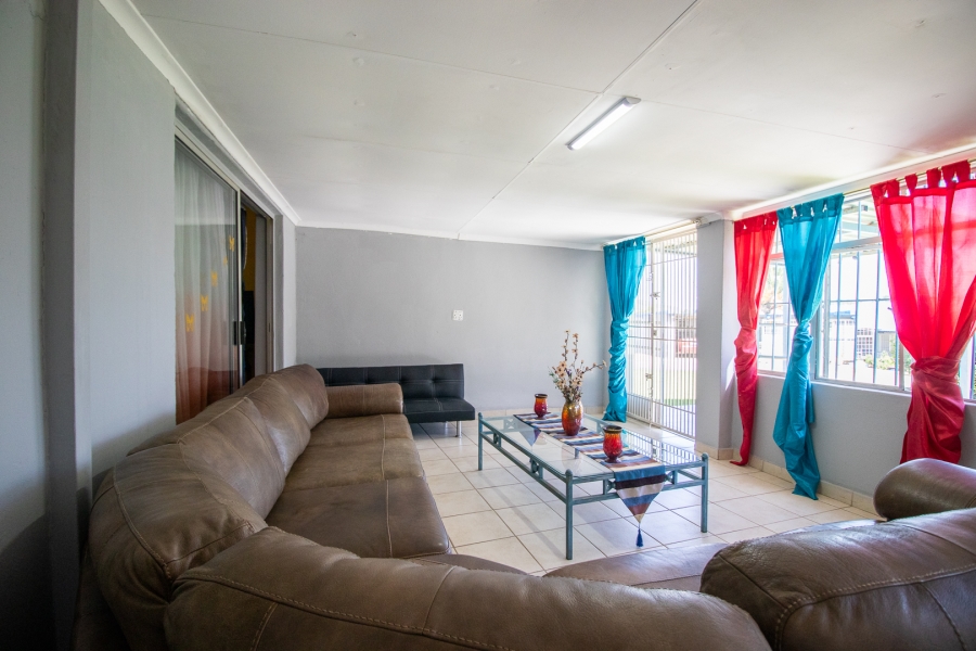 5 Bedroom Property for Sale in Hartzenbergfontein Gauteng