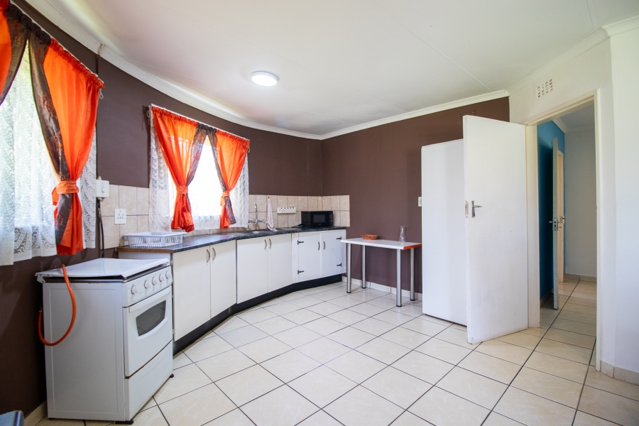 5 Bedroom Property for Sale in Hartzenbergfontein Gauteng