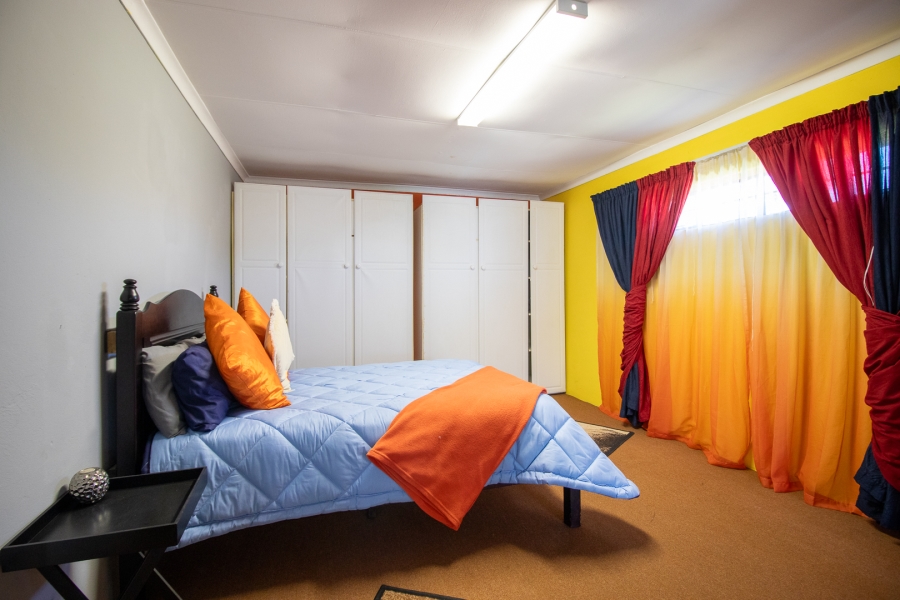 5 Bedroom Property for Sale in Hartzenbergfontein Gauteng