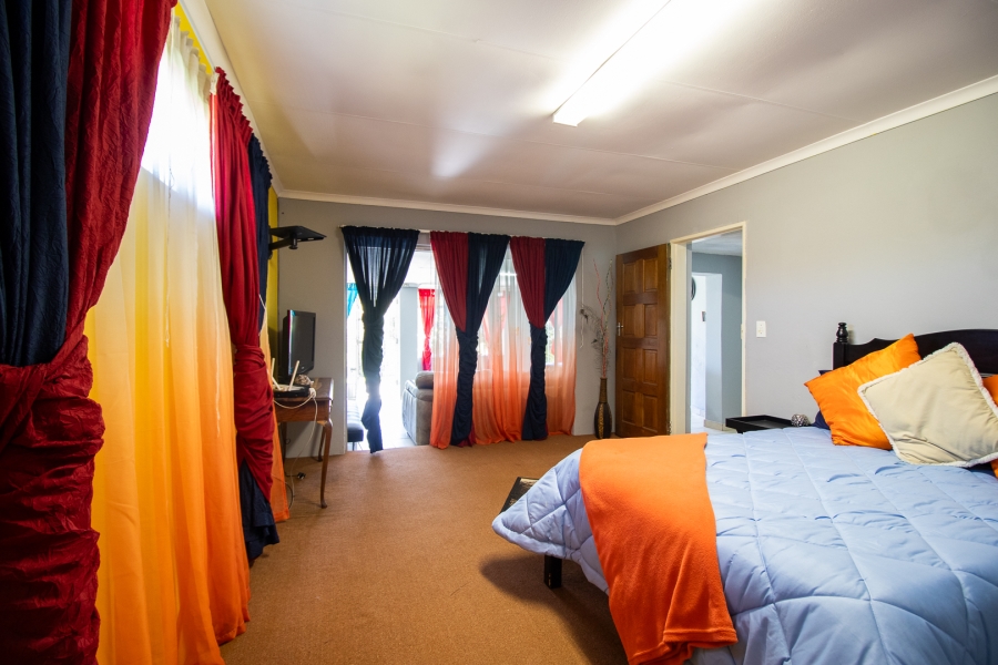 5 Bedroom Property for Sale in Hartzenbergfontein Gauteng