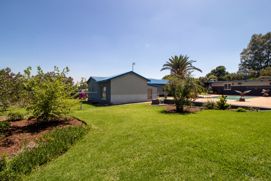 5 Bedroom Property for Sale in Hartzenbergfontein Gauteng