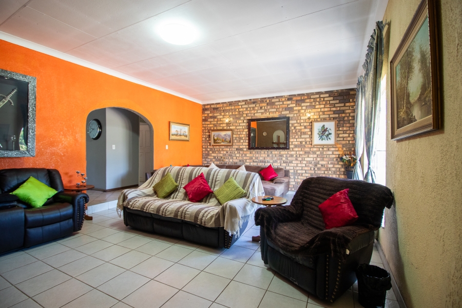 5 Bedroom Property for Sale in Hartzenbergfontein Gauteng