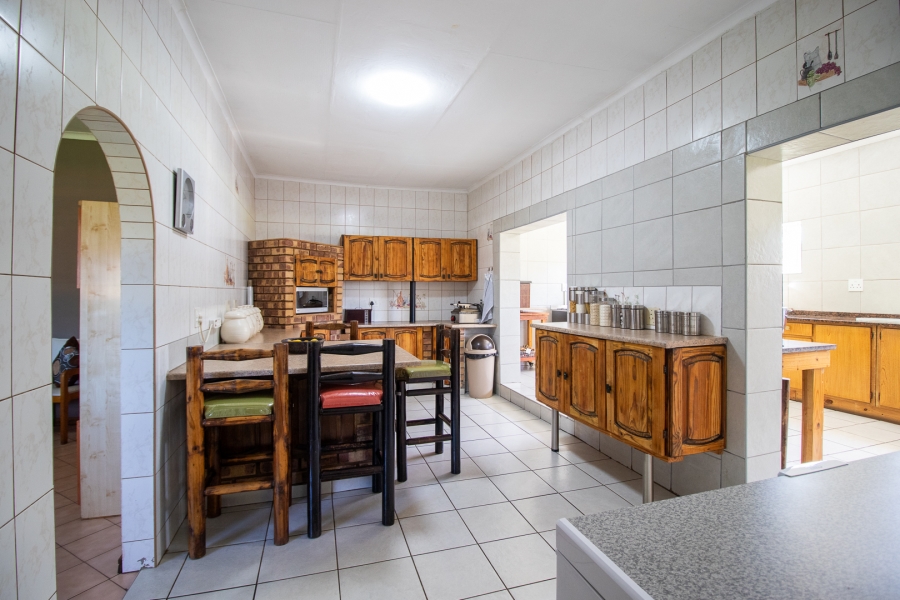 5 Bedroom Property for Sale in Hartzenbergfontein Gauteng