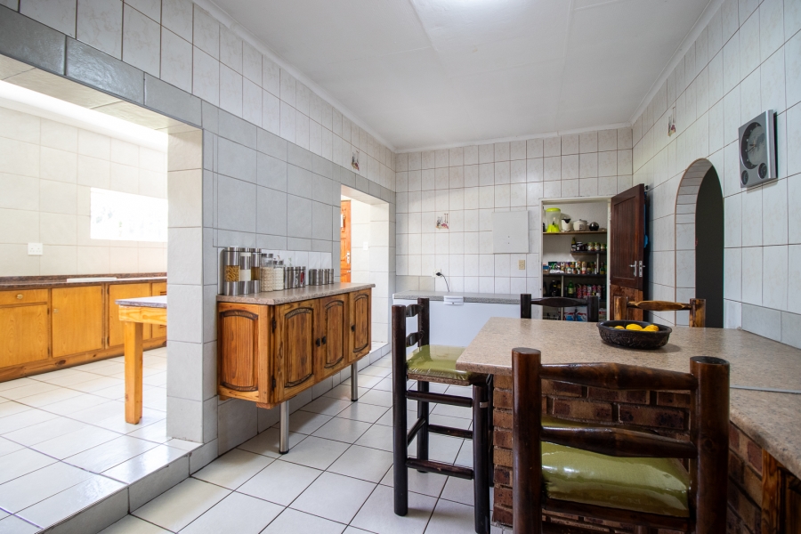 5 Bedroom Property for Sale in Hartzenbergfontein Gauteng