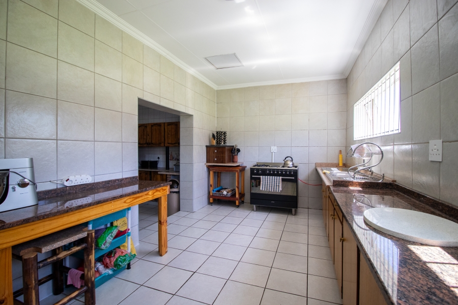 5 Bedroom Property for Sale in Hartzenbergfontein Gauteng