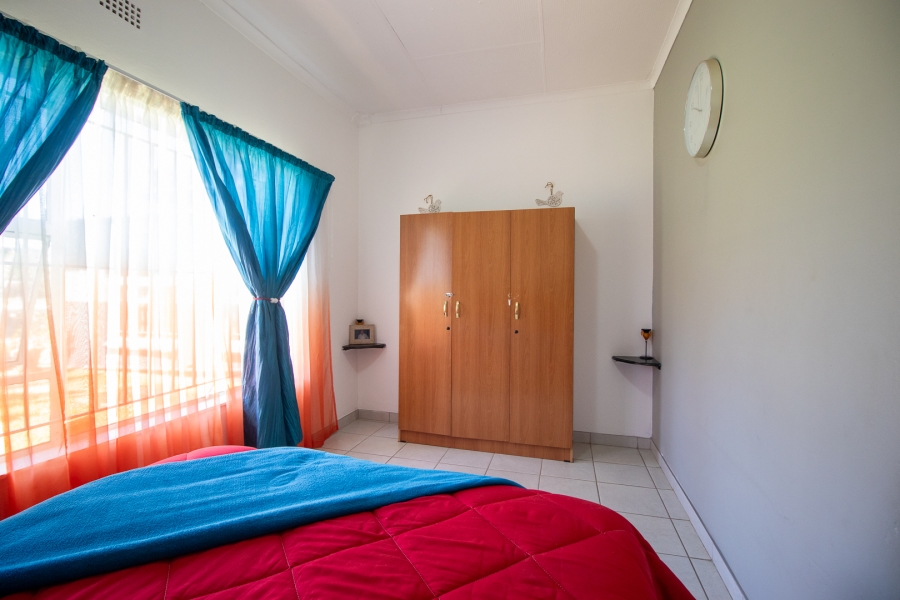 5 Bedroom Property for Sale in Hartzenbergfontein Gauteng