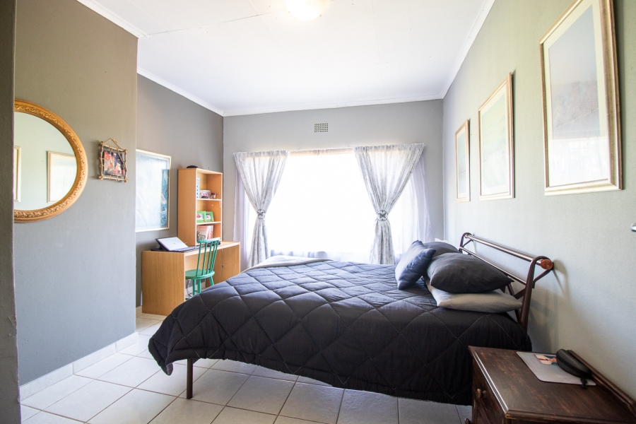 5 Bedroom Property for Sale in Hartzenbergfontein Gauteng