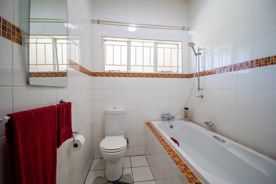 5 Bedroom Property for Sale in Hartzenbergfontein Gauteng