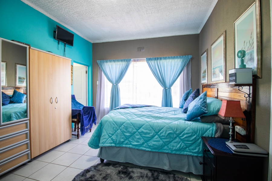 5 Bedroom Property for Sale in Hartzenbergfontein Gauteng