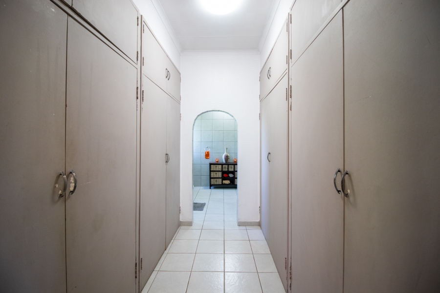 5 Bedroom Property for Sale in Hartzenbergfontein Gauteng