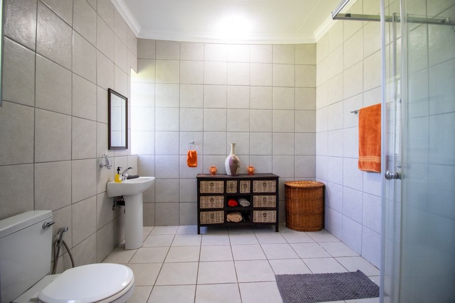 5 Bedroom Property for Sale in Hartzenbergfontein Gauteng