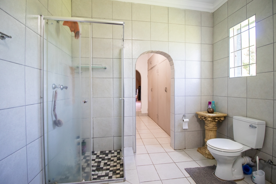 5 Bedroom Property for Sale in Hartzenbergfontein Gauteng