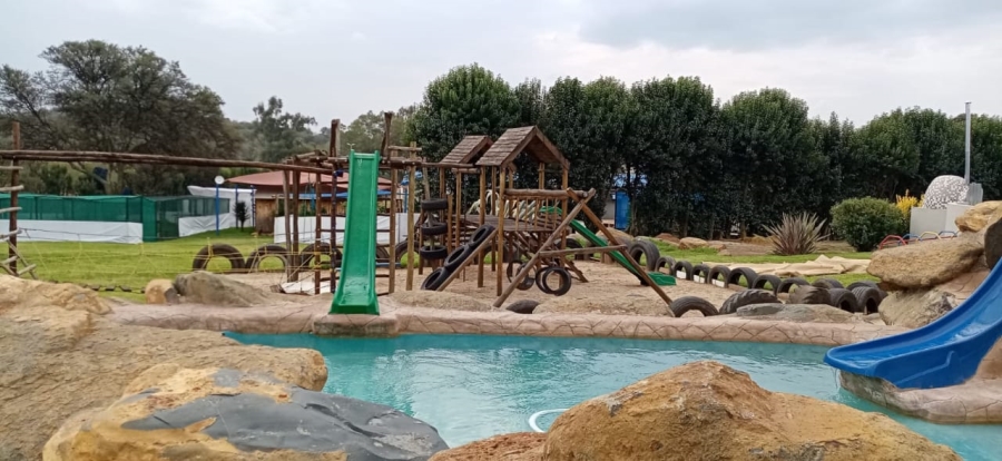 5 Bedroom Property for Sale in Hartzenbergfontein Gauteng