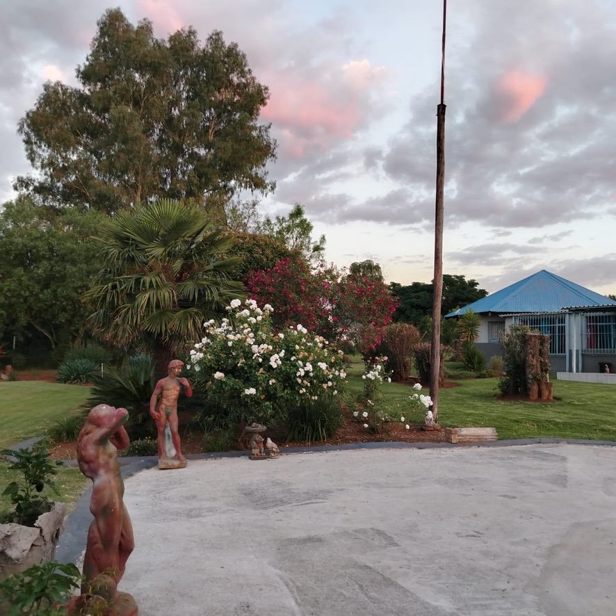 5 Bedroom Property for Sale in Hartzenbergfontein Gauteng