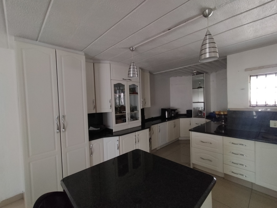 4 Bedroom Property for Sale in Amandasig Gauteng