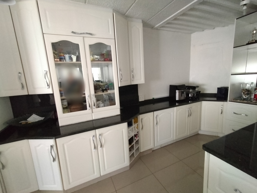 4 Bedroom Property for Sale in Amandasig Gauteng
