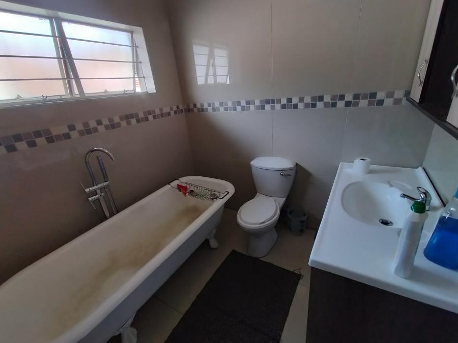 4 Bedroom Property for Sale in Amandasig Gauteng