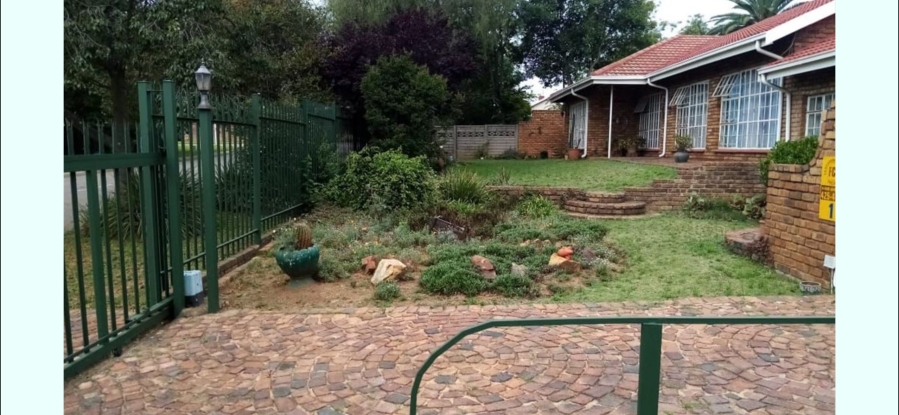 4 Bedroom Property for Sale in Farrarmere Gauteng