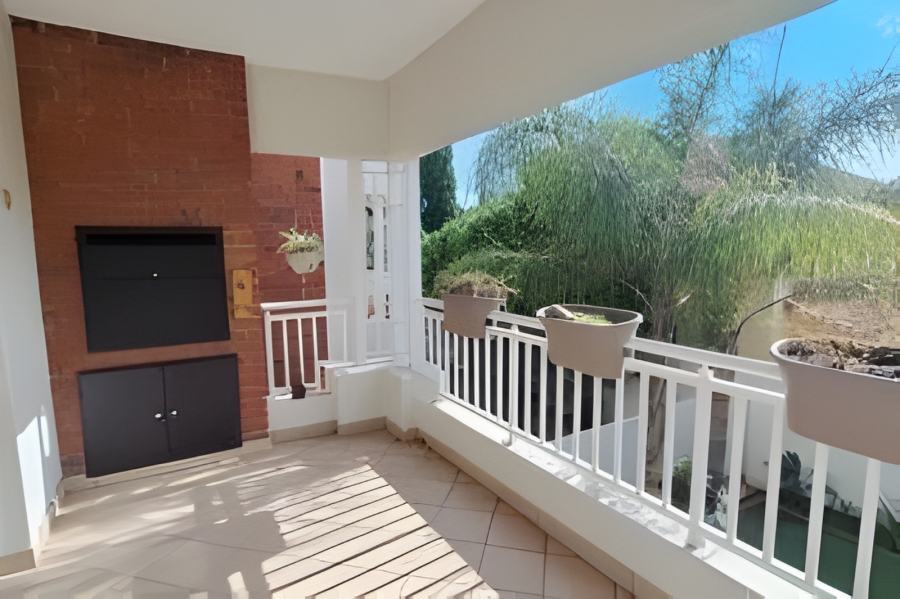 2 Bedroom Property for Sale in Greenstone Hill Gauteng