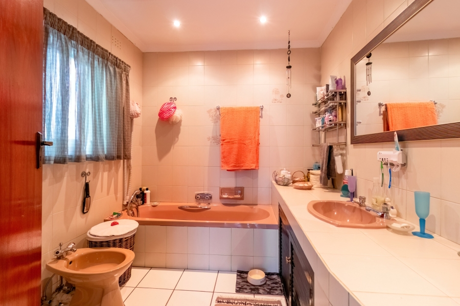 5 Bedroom Property for Sale in Morning Hill Gauteng