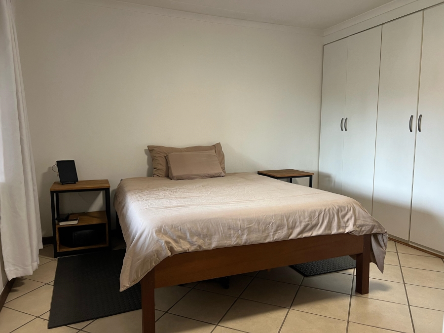 To Let 2 Bedroom Property for Rent in Glen Austin Gauteng