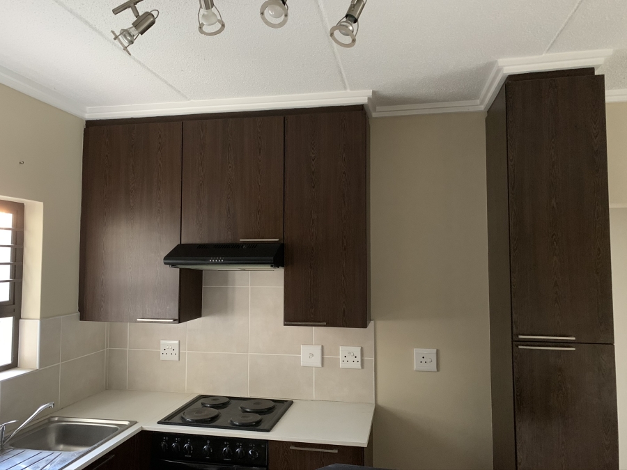 To Let 1 Bedroom Property for Rent in Bryanston Gauteng