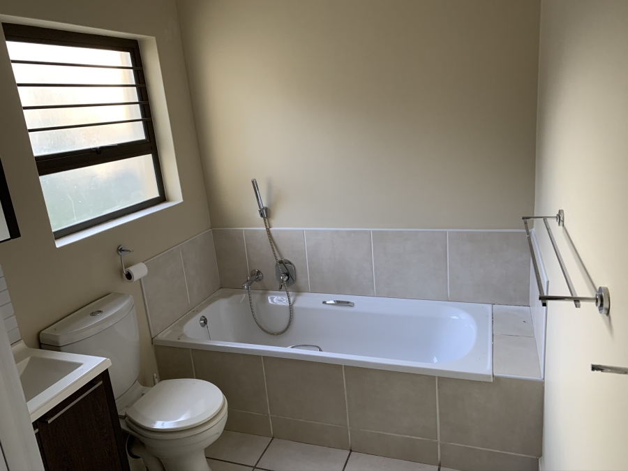 To Let 1 Bedroom Property for Rent in Bryanston Gauteng