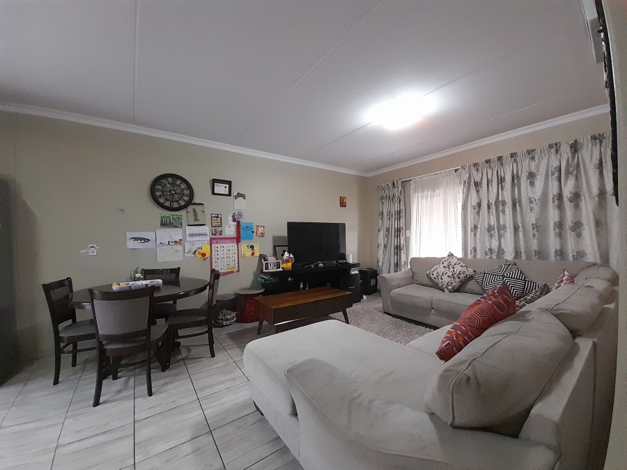 To Let 3 Bedroom Property for Rent in Noordwyk Gauteng