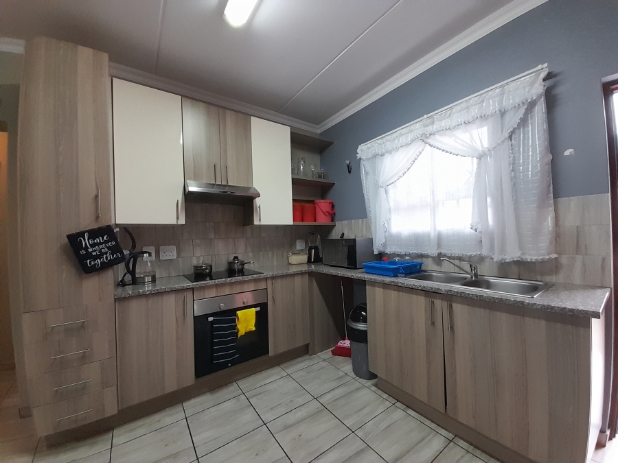 To Let 3 Bedroom Property for Rent in Noordwyk Gauteng