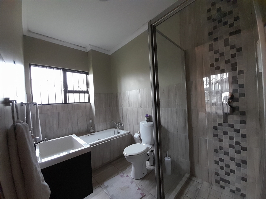 To Let 3 Bedroom Property for Rent in Noordwyk Gauteng