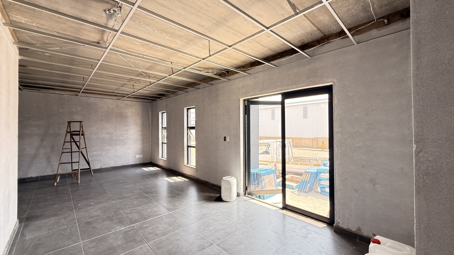 To Let commercial Property for Rent in Knoppieslaagte Gauteng