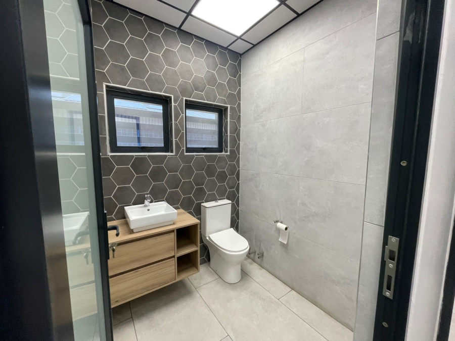 To Let commercial Property for Rent in Anderbolt Gauteng