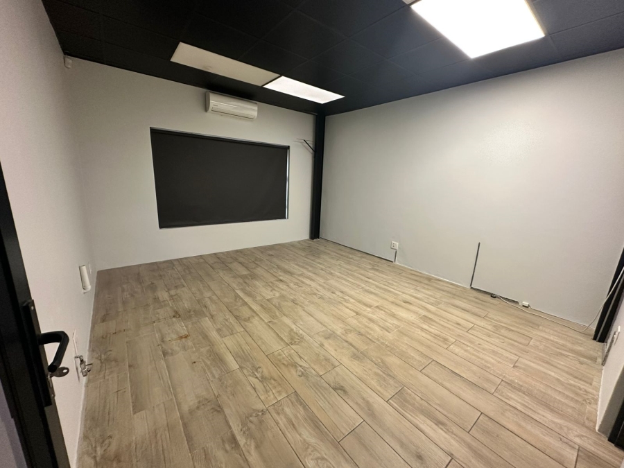 To Let commercial Property for Rent in Anderbolt Gauteng