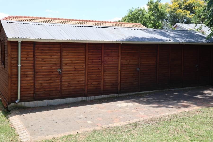 Commercial Property for Sale in Doornkloof Gauteng