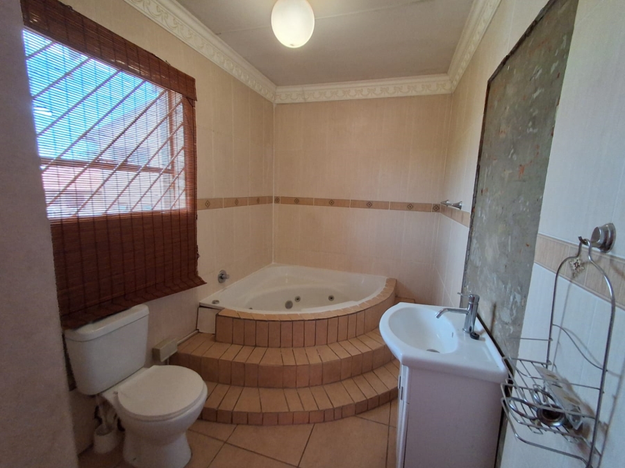 To Let 3 Bedroom Property for Rent in Laversburg Gauteng