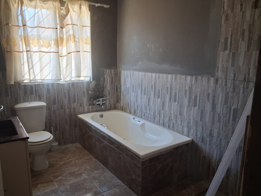To Let 3 Bedroom Property for Rent in Laversburg Gauteng