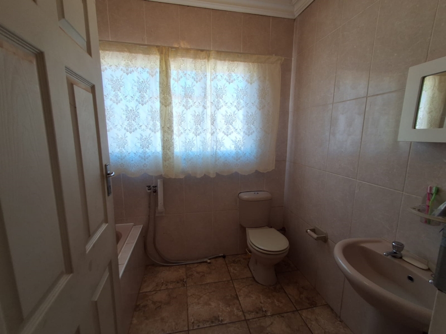 To Let 3 Bedroom Property for Rent in Laversburg Gauteng