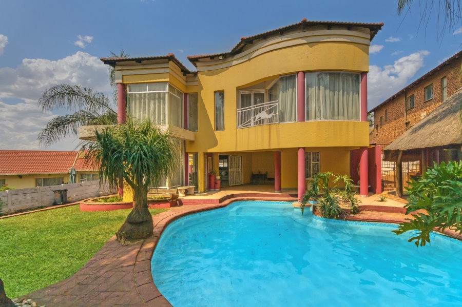 4 Bedroom Property for Sale in Glenvista Gauteng