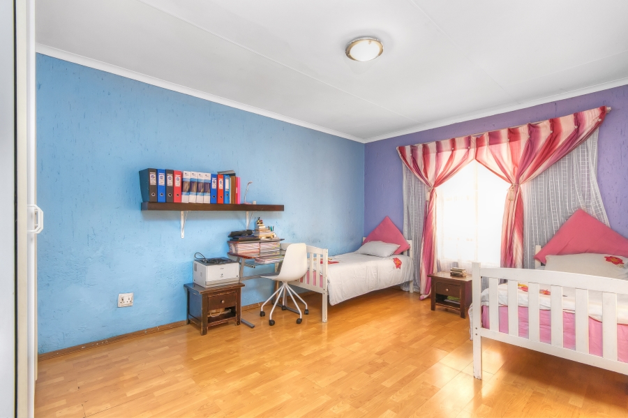 4 Bedroom Property for Sale in Glenvista Gauteng